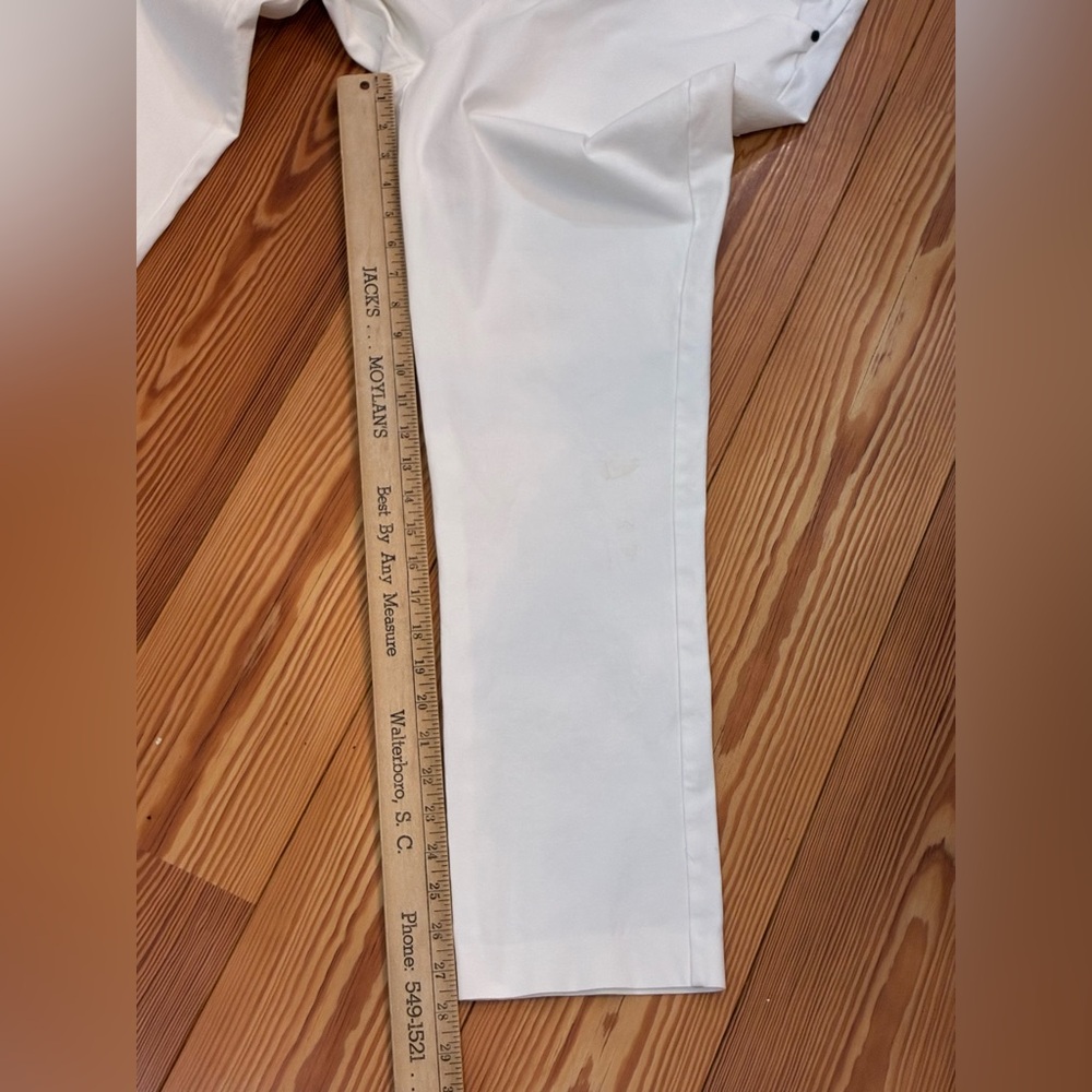 E39 by Eric Women's Straight-Leg Jeans Size 14 
White like new condition cotton - Picture 4 of 5